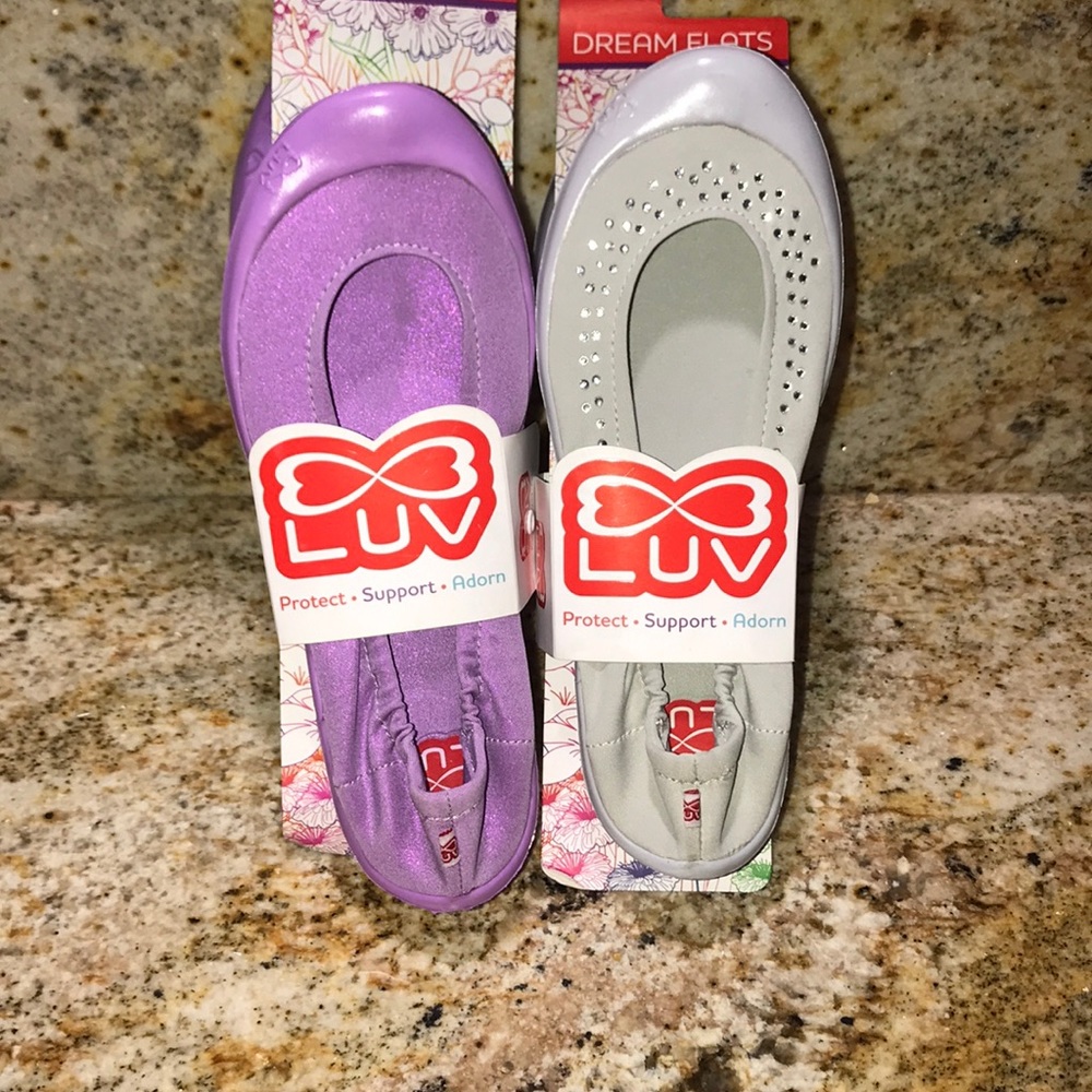 NWT 2 for$15 LUV DREAM FLATS